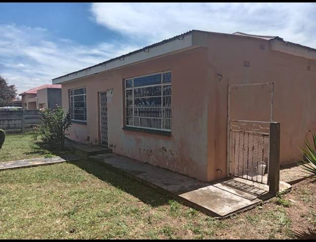 9 BEDROOM HOUSE FOR SALE IN GEDULD